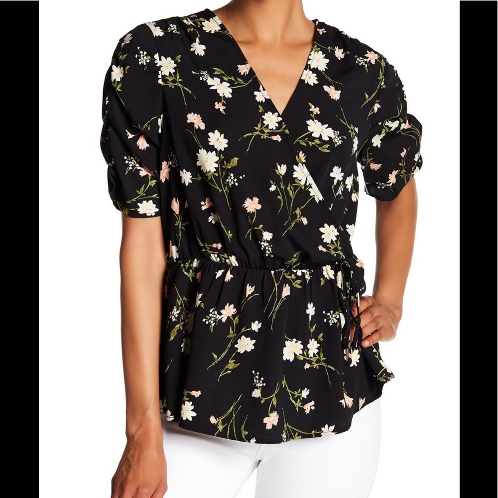 👚NWOT Pleione Tie Back Wrap Blouse